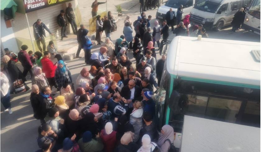 Cit Ettadhamen : les citoyens protestent contre l'tat des moyens de transport 